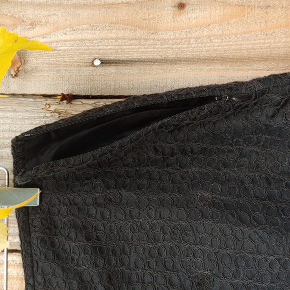 Club Monaco, Made in Canada, Swirl Embroidered Cocktail Skirt, Silk Cotton Blnd - Picture 3 of 5